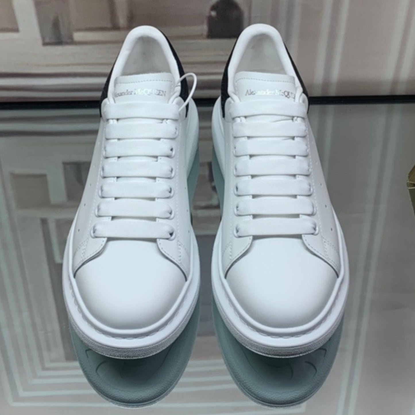 Tênis A Mcq Oversized Couro Branco #1