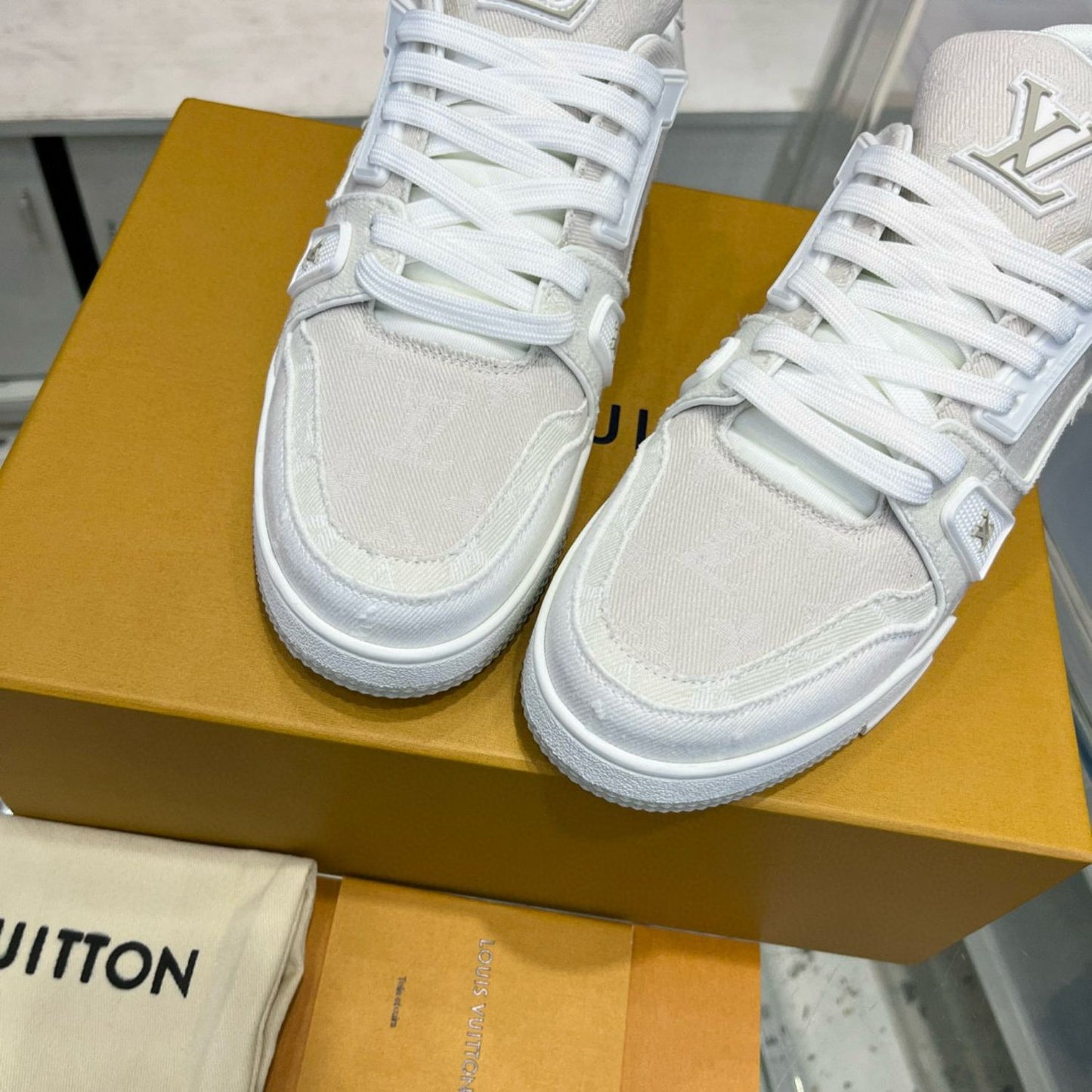Tenis Lv Trainer Branco Tecido