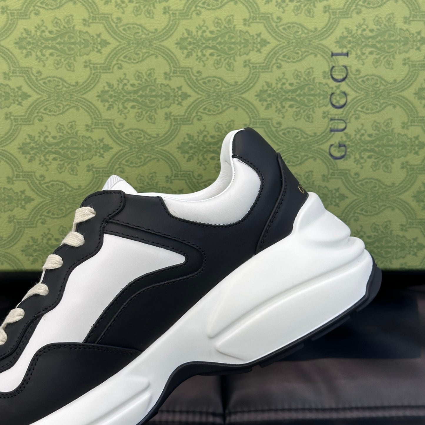 Tenis GG Rhyton Preto e Branco