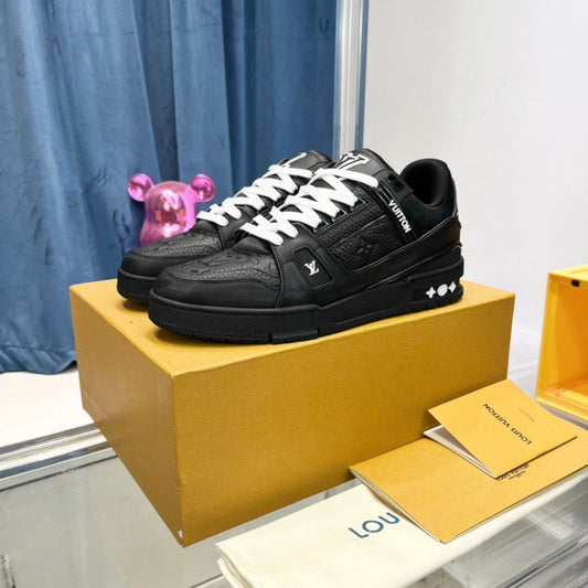 Tenis LV Trainer Preto com Branco