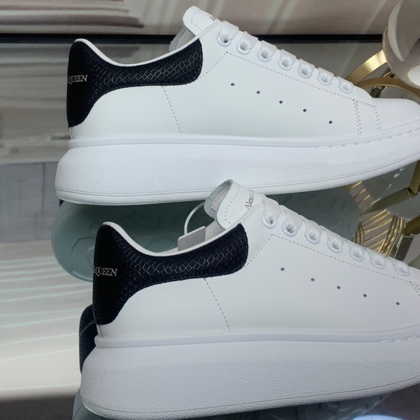 Tênis A Mcq Oversized Couro Branco #1