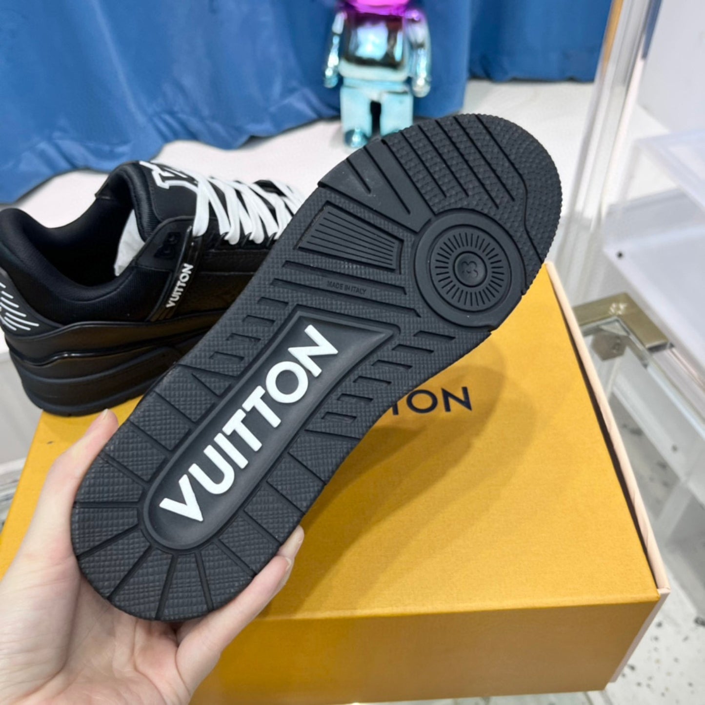 Tenis LV Trainer Preto com Branco