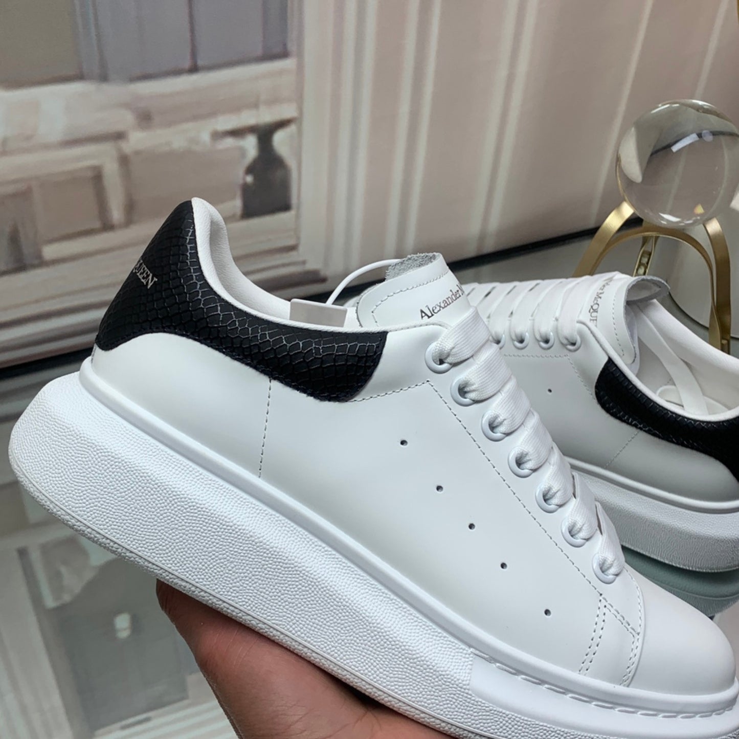 Tênis A Mcq Oversized Couro Branco #1