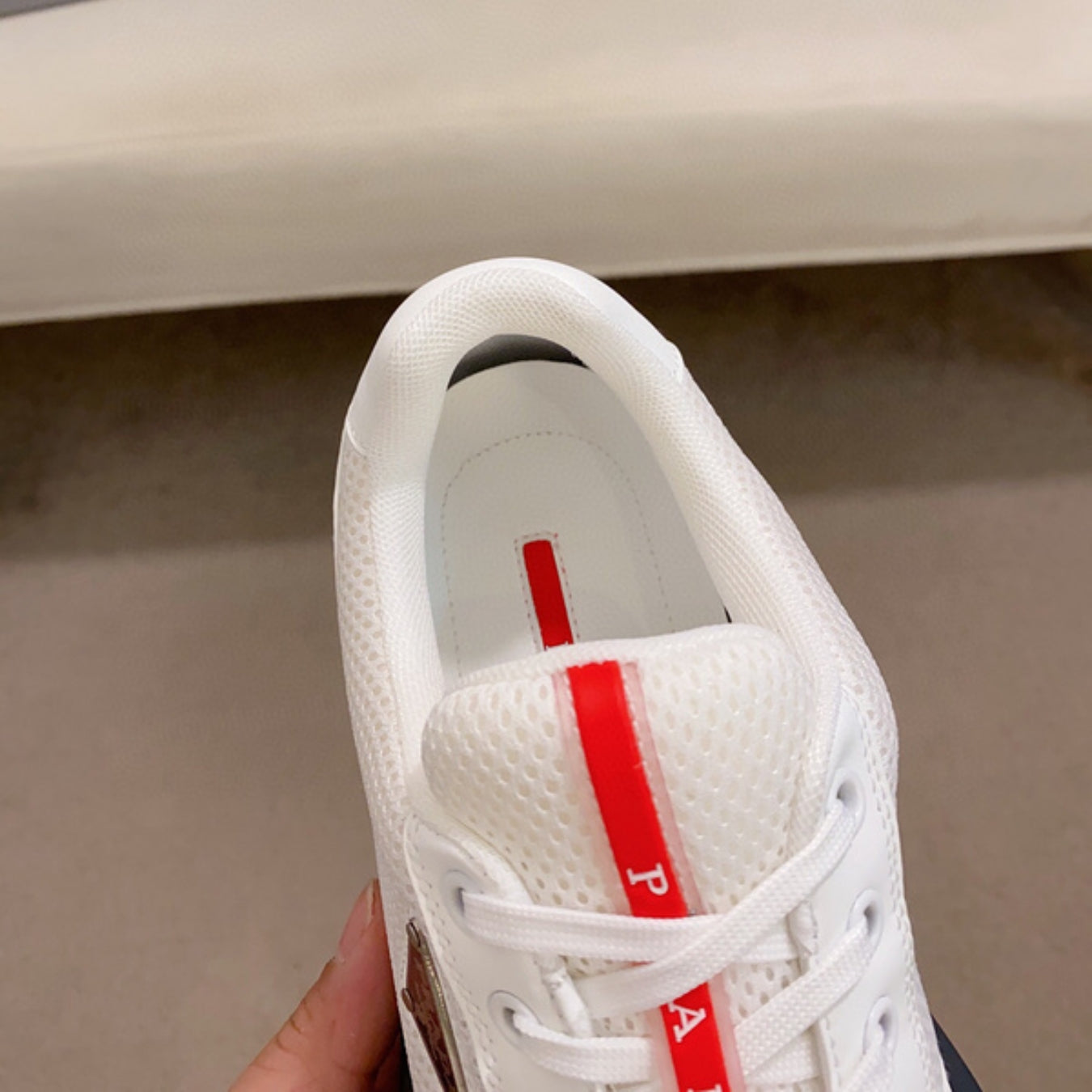 Tenis PD Branco Com preto e Listra