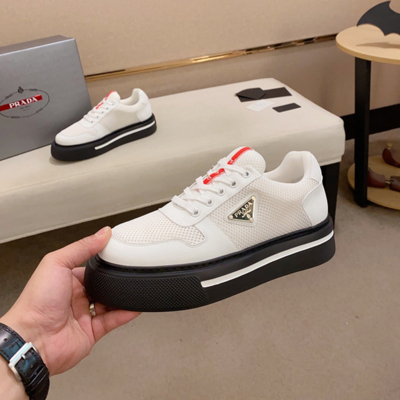 Tenis PD Branco Com preto e Listra