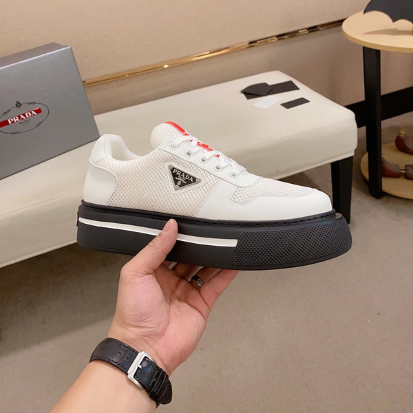 Tenis PD Branco Com preto e Listra