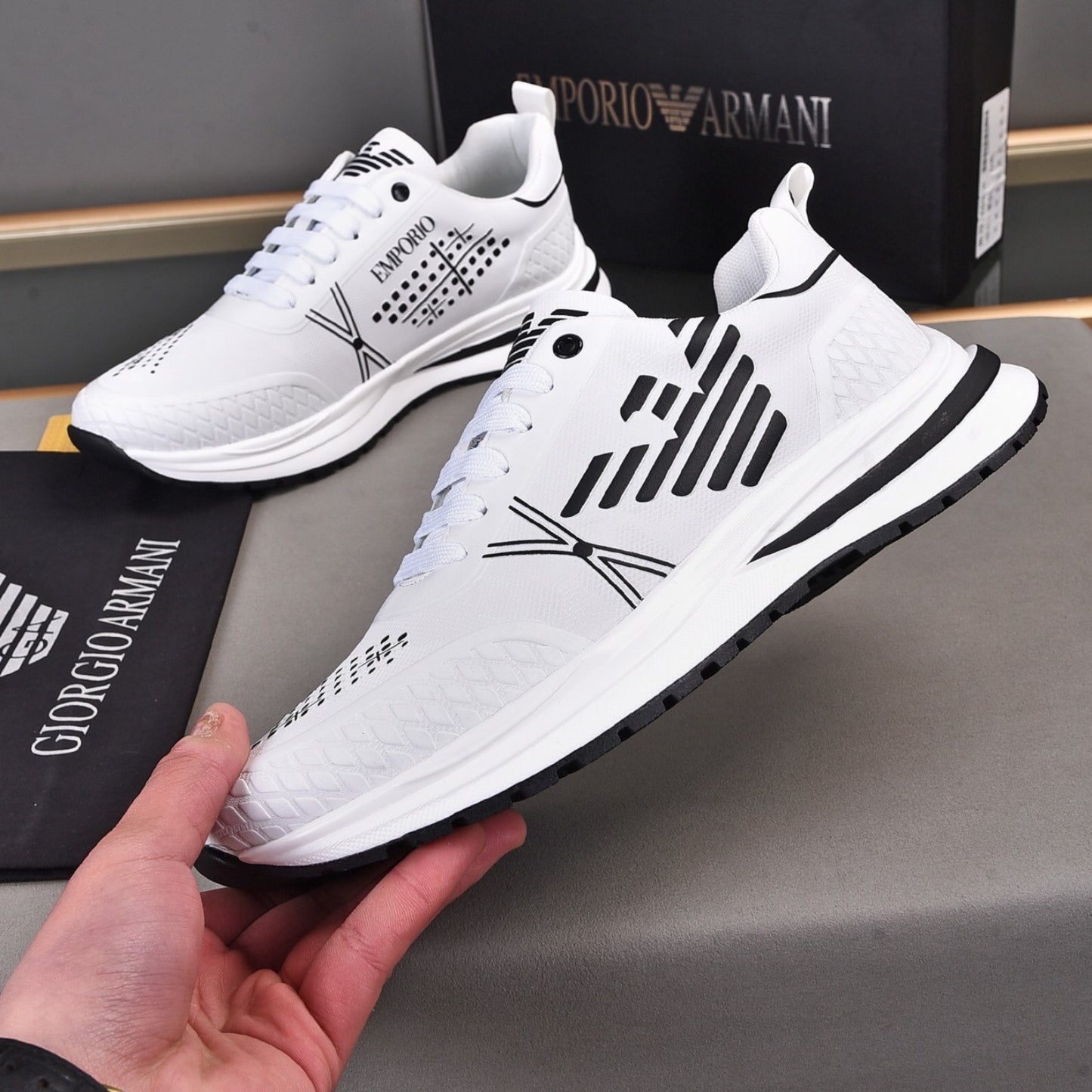 Tenis Arman Branco Casual logo lateral