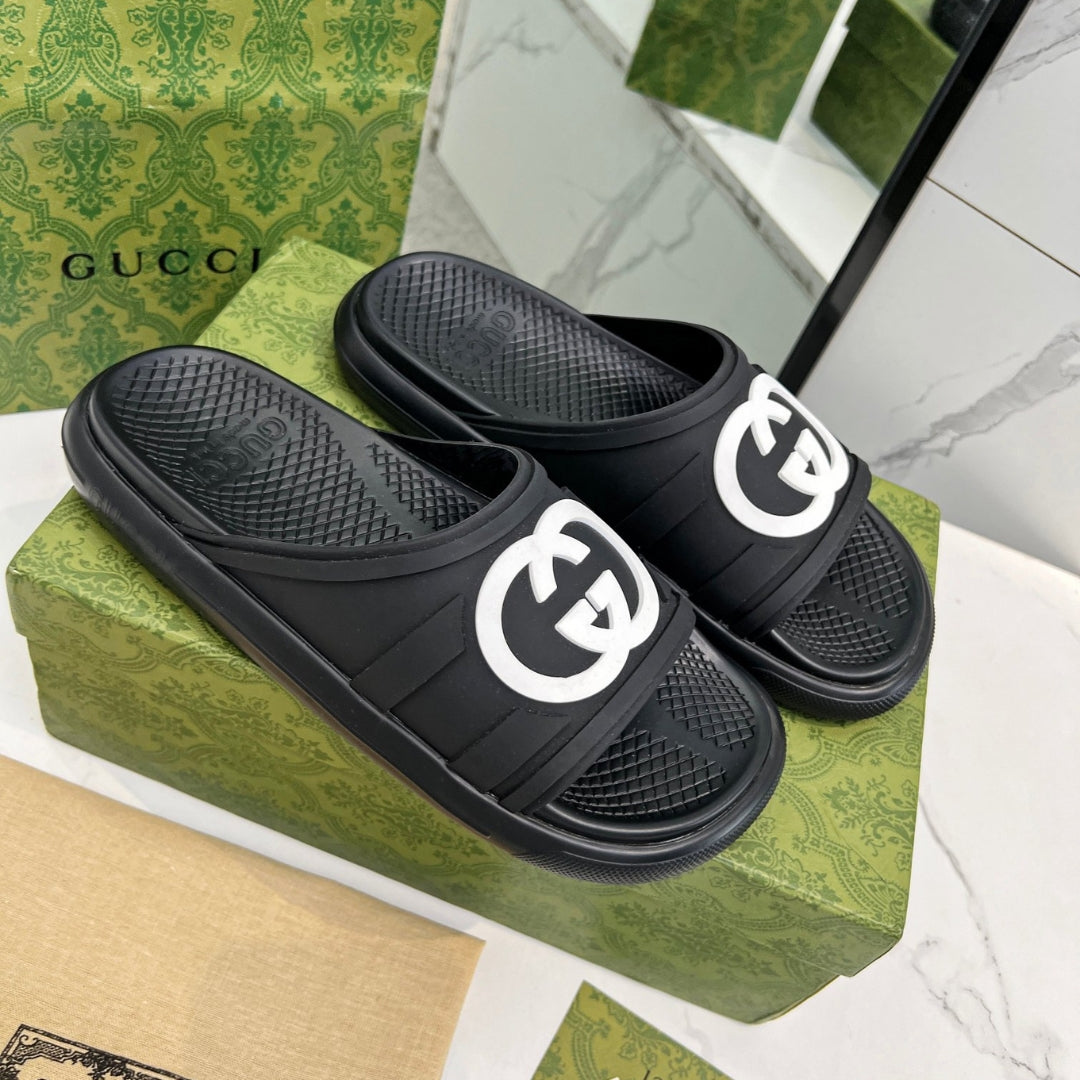 Chinelo Slide GG Interlocking Preto com logo