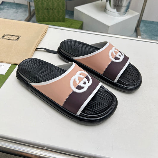 Chinelo Slide GG Interlocking preto com listras Marrom e Bege