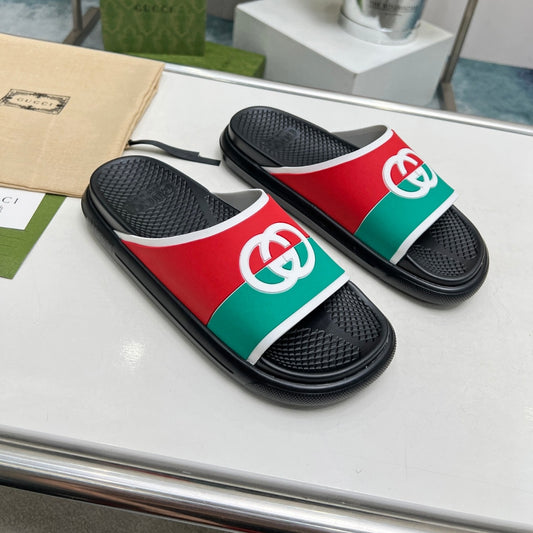 Chinelo Slide GG Interlocking preto com listras web 2
