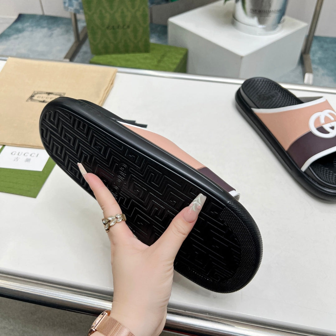 Chinelo Slide GG Interlocking preto com listras Marrom e Bege