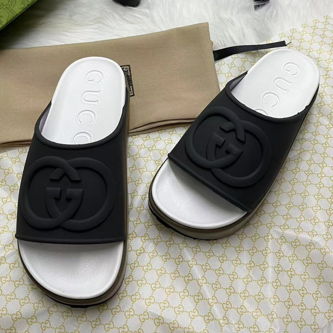 Chinelo Slide GG Interlocking Preto #2 e alto com logo