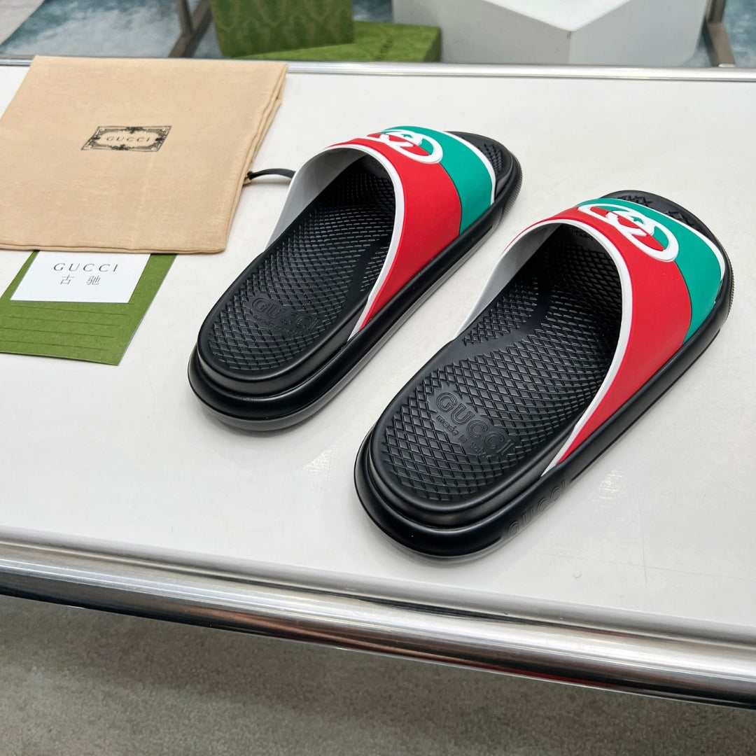 Chinelo Slide GG Interlocking preto com listras web 2