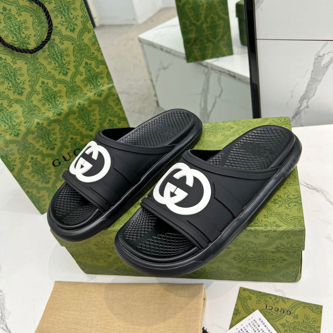 Chinelo Slide GG Interlocking Preto com logo