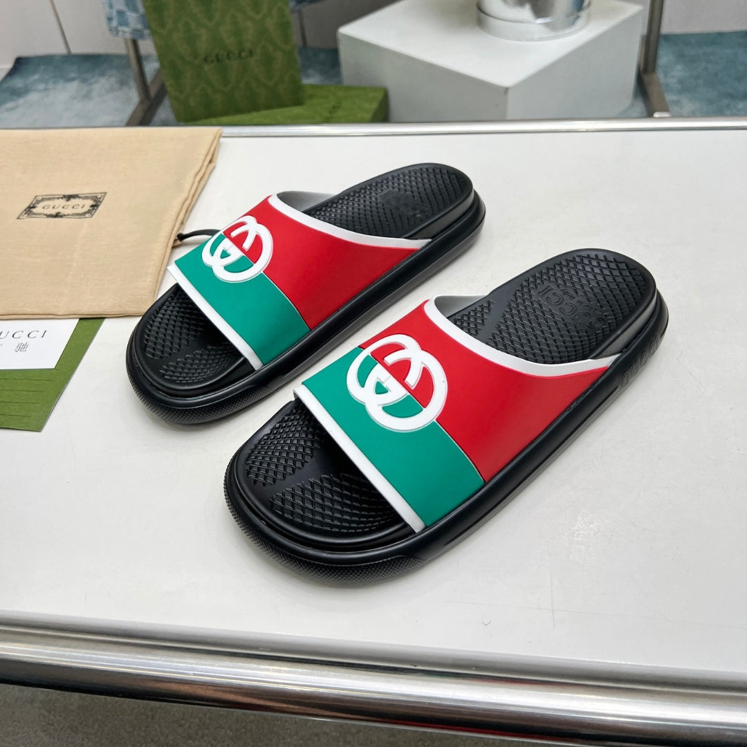 Chinelo Slide GG Interlocking preto com listras web 2