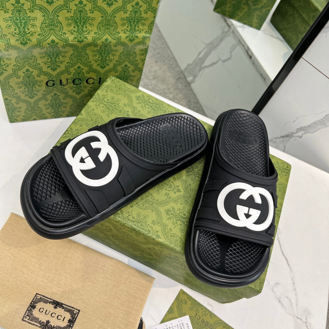 Chinelo Slide GG Interlocking Preto com logo