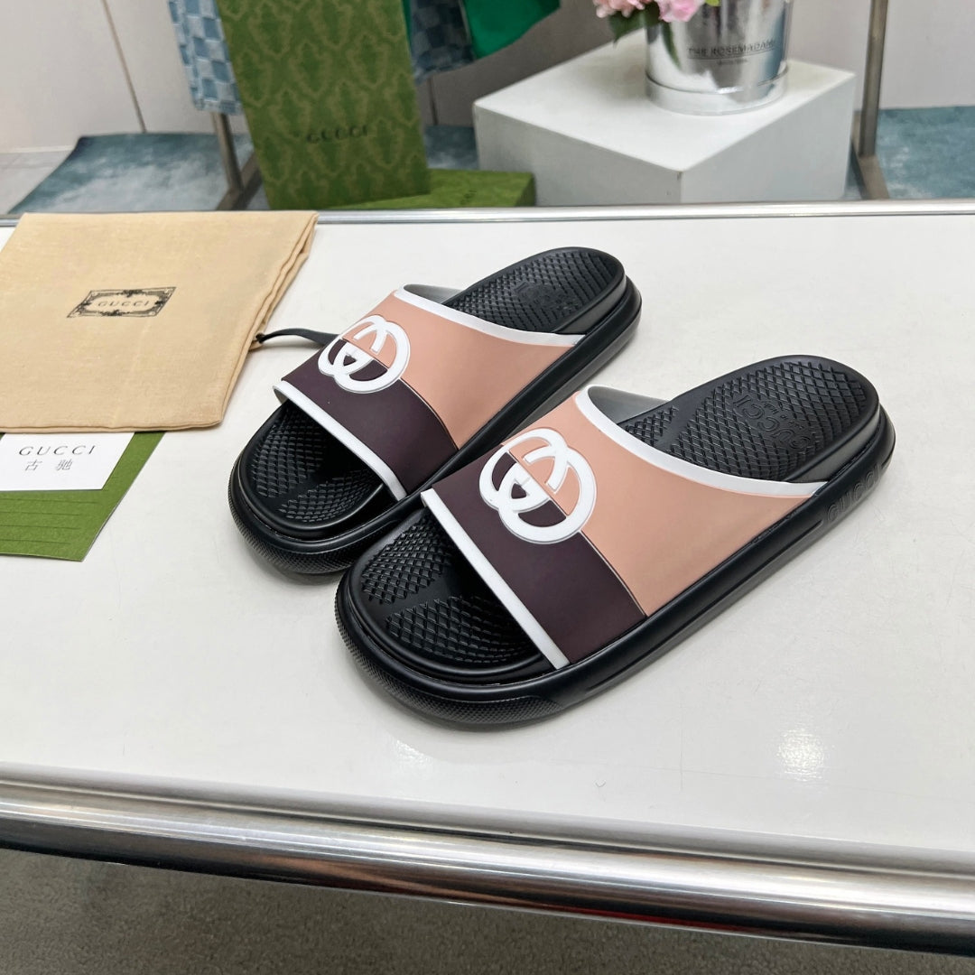 Chinelo Slide GG Interlocking preto com listras Marrom e Bege