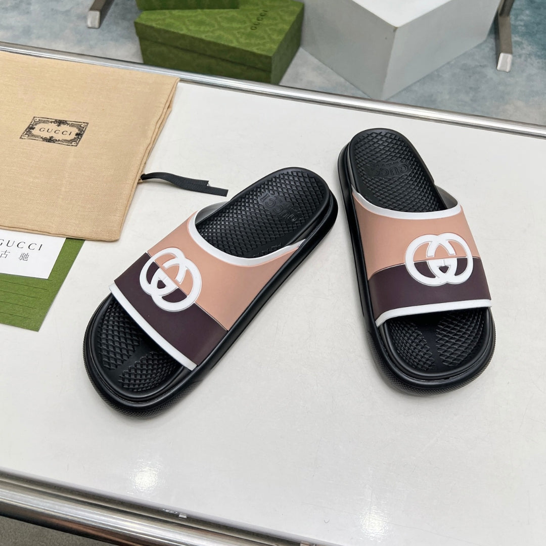 Chinelo Slide GG Interlocking preto com listras Marrom e Bege