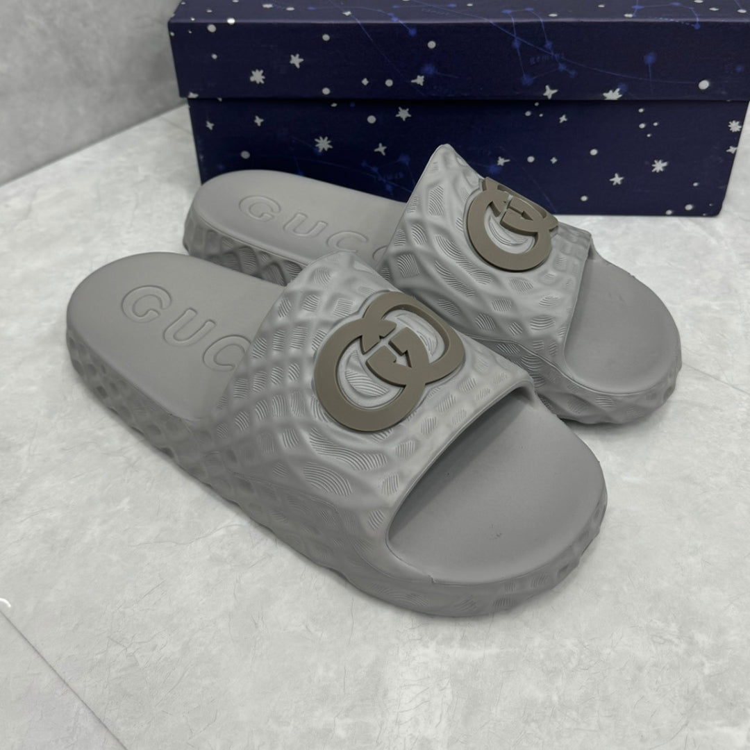 Chinelo GG Slide Interlocking Cinza