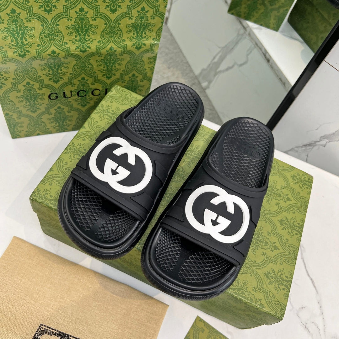 Chinelo Slide GG Interlocking Preto com logo