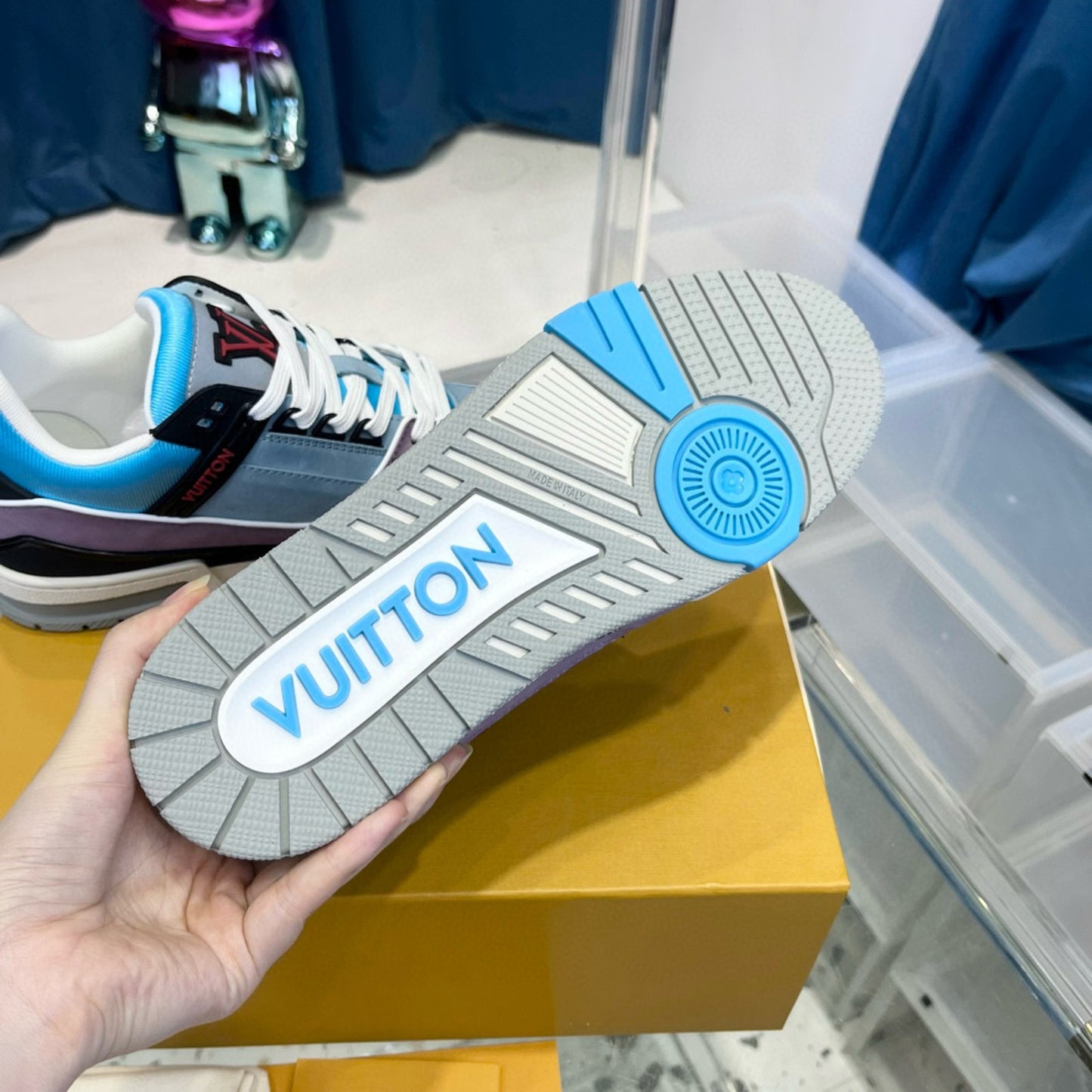 Sneaker Lv Trainer Azul com Lilás