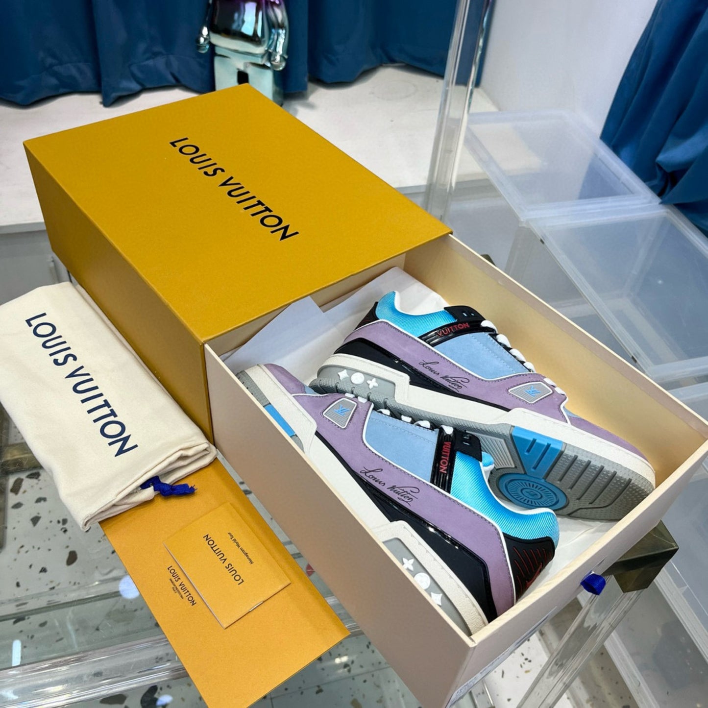 Sneaker Lv Trainer Azul com Lilás