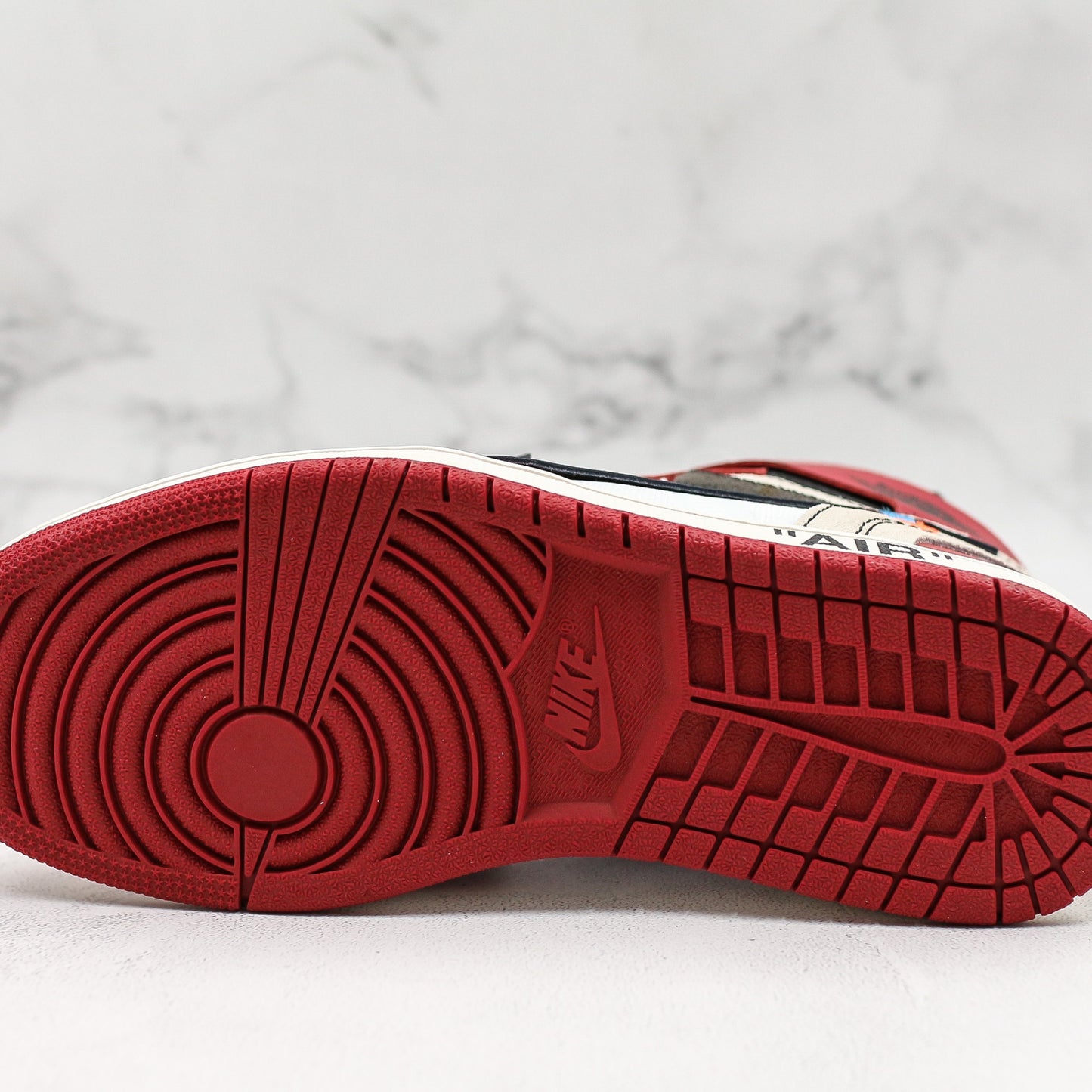 Tênis Off-Wh x AJ1 Chicago