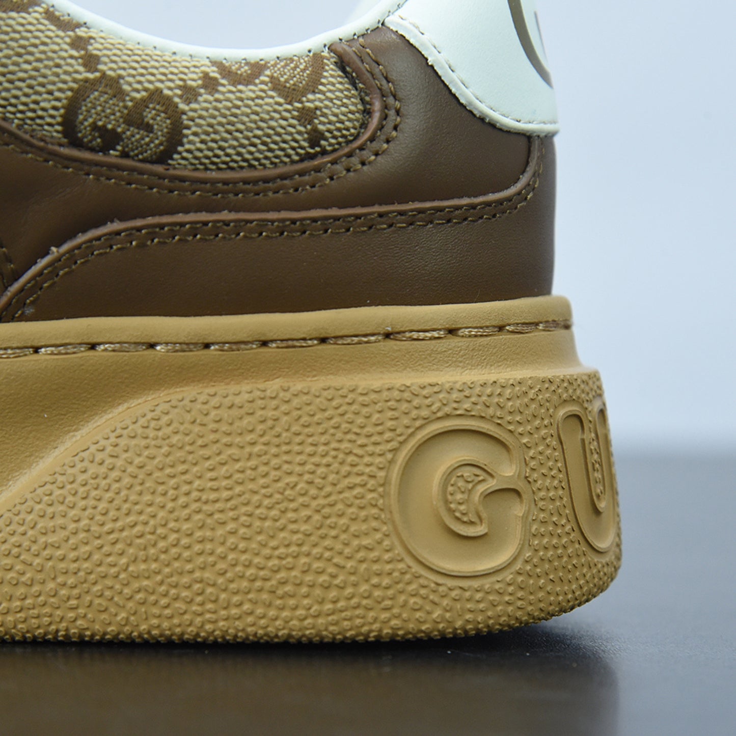 Tenis GG Supreme Marrom