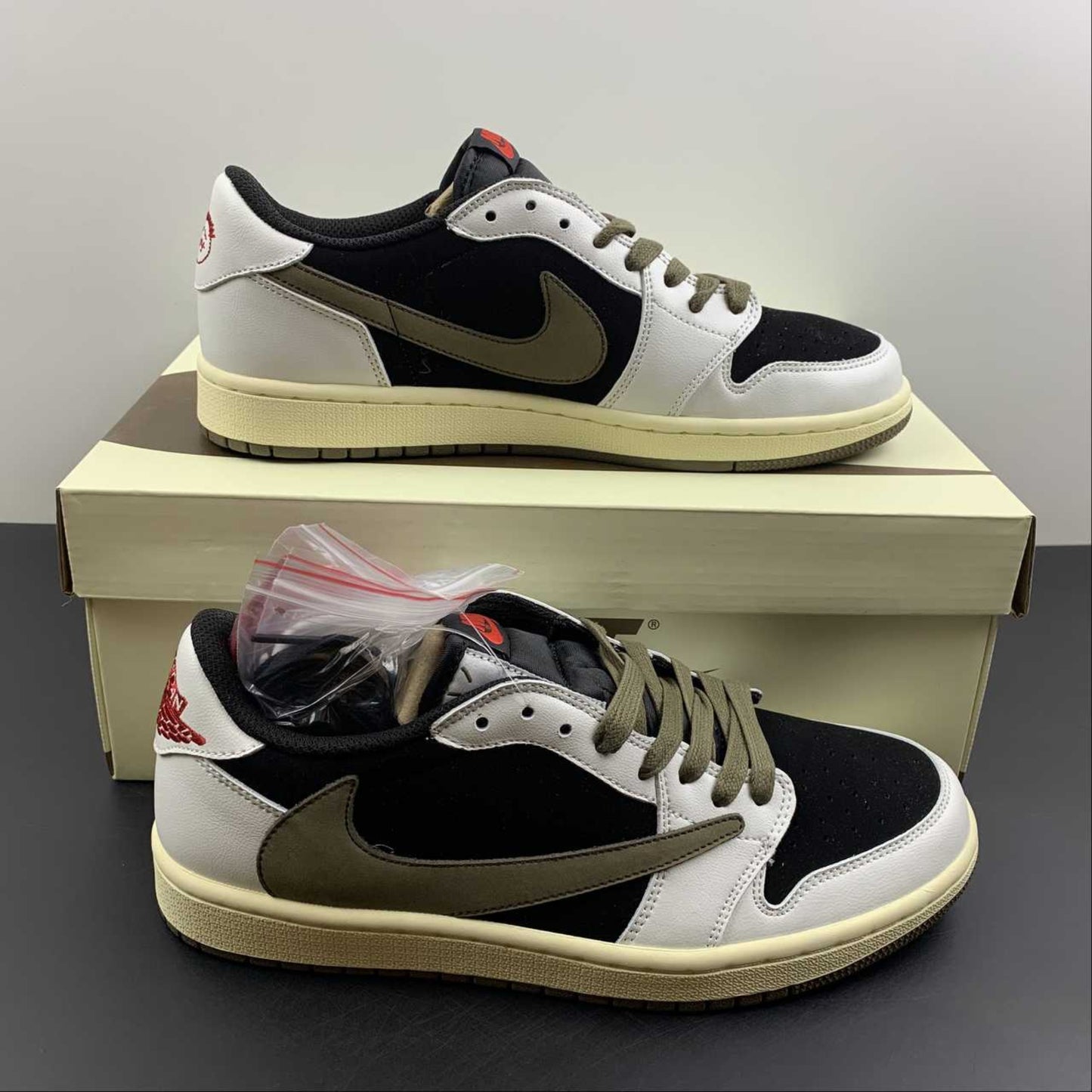 Tênis Travis Scott x AJ1 Low Olive