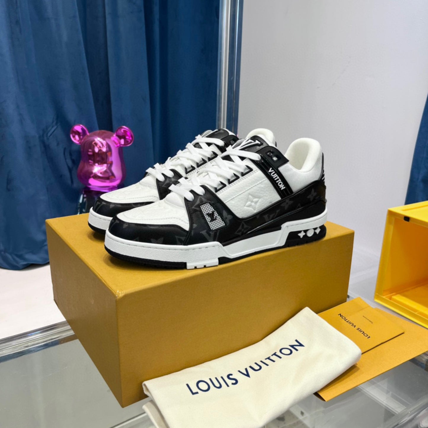 Sneaker LV Trainer Preto