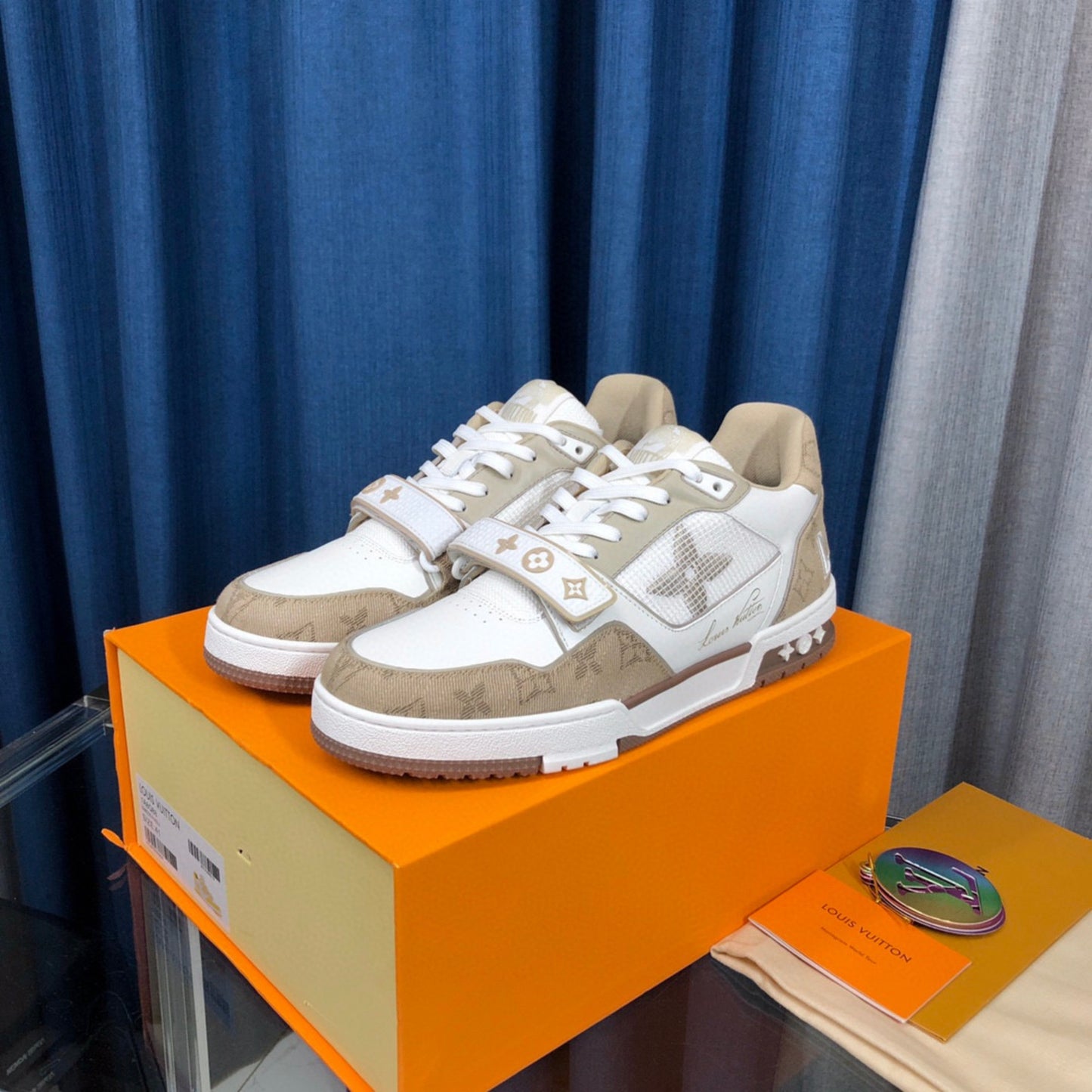 Tênis Lv Trainer Bege