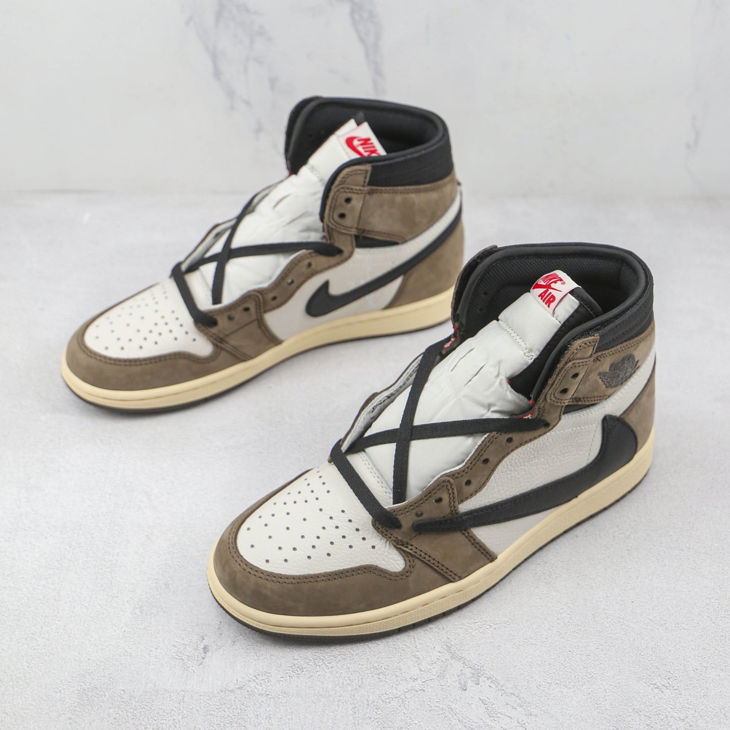 Tênis Travis Scott x AJ1 Retro High Dark Mocha