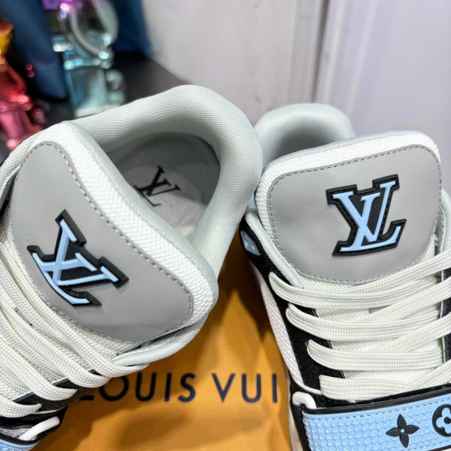 Tênis Lv Trainer Azul com Preto
