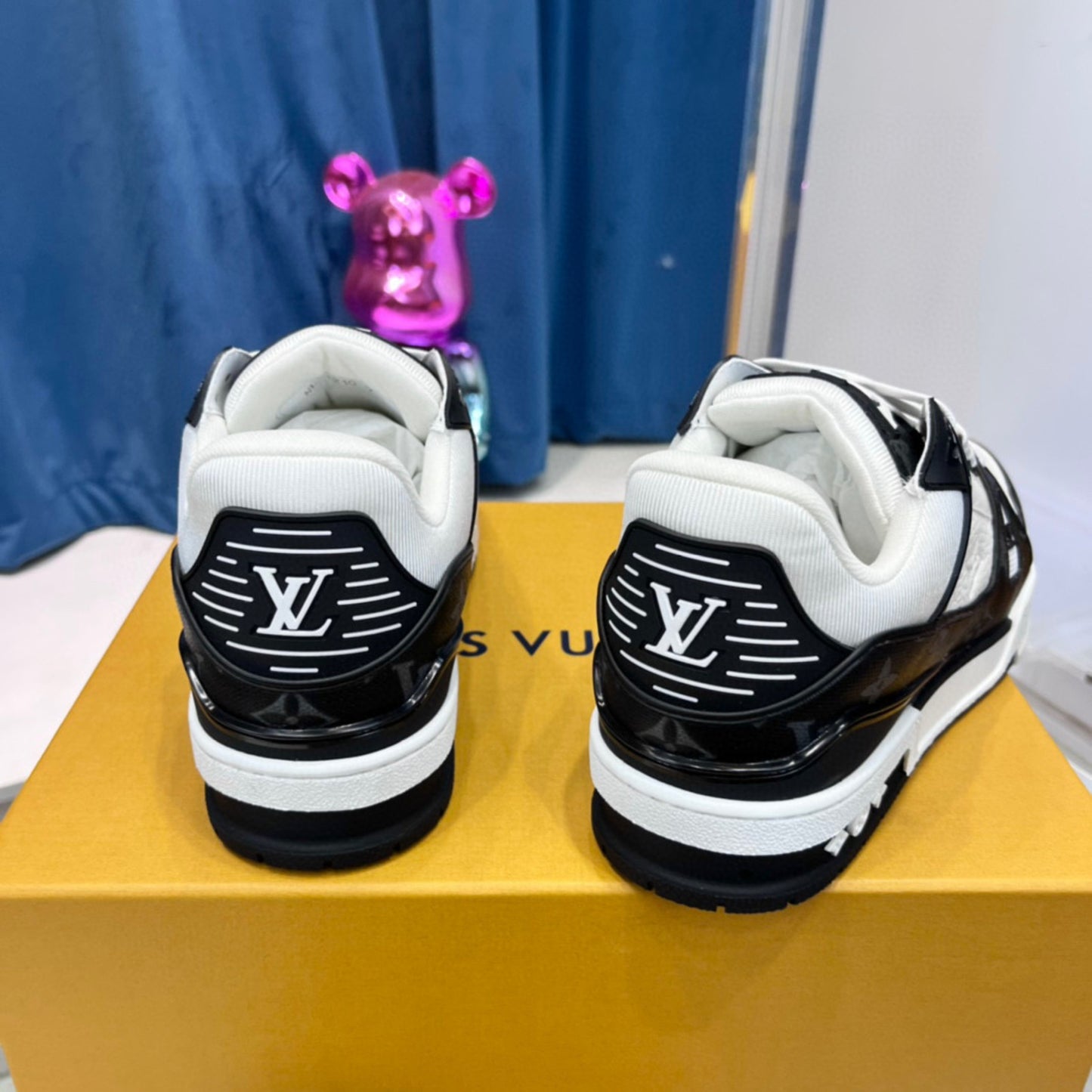 Sneaker LV Trainer Preto