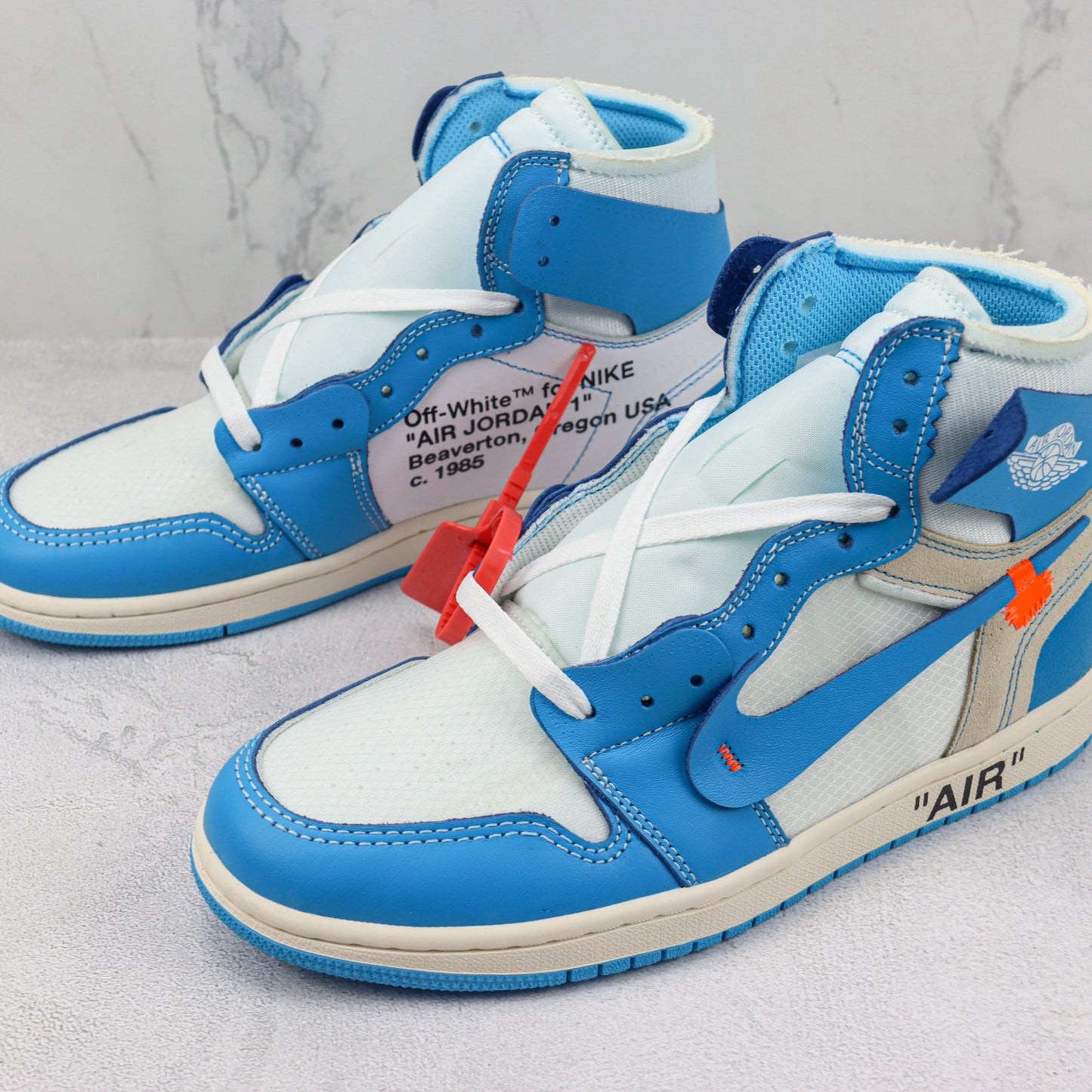 Tênis Off-Wh x AJ1 UNC