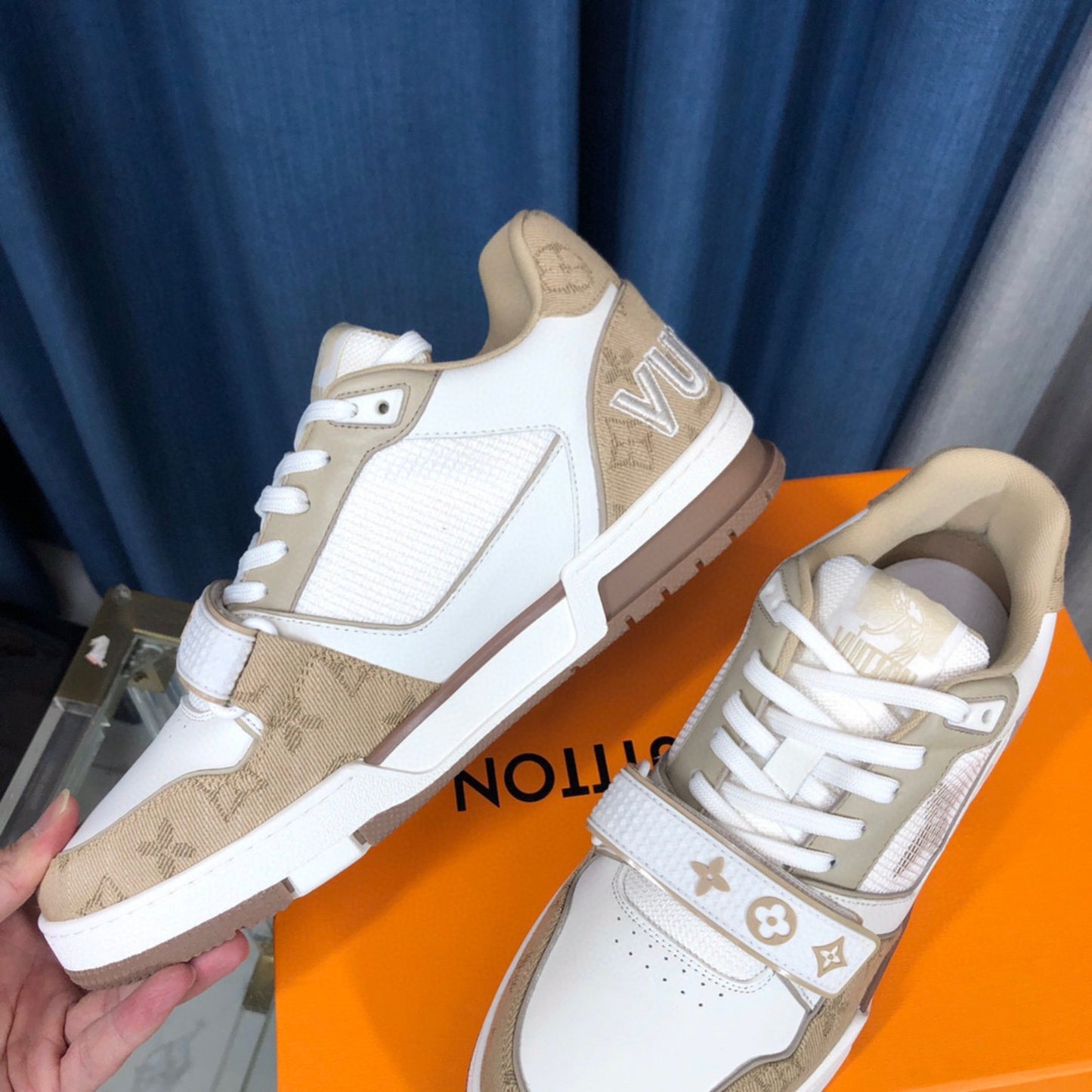 Tênis Lv Trainer Bege