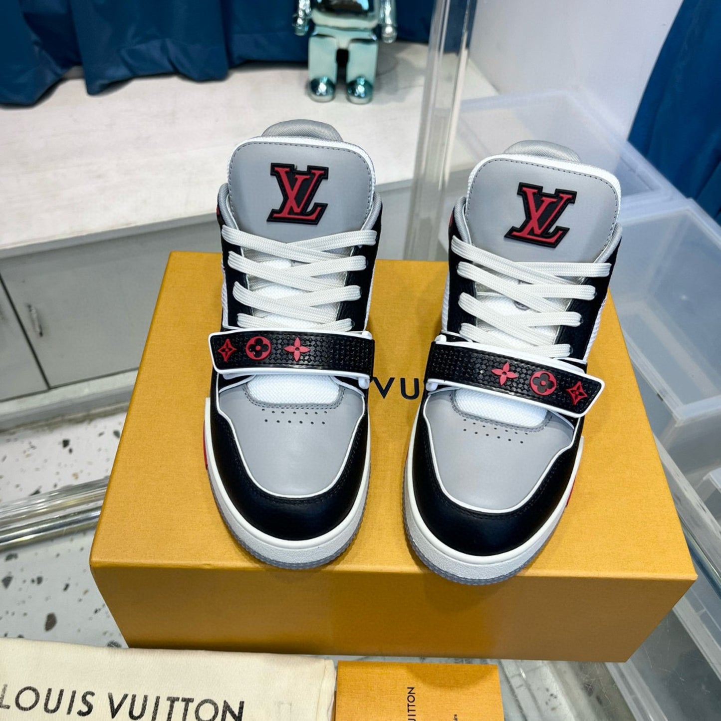 Tênis Lv Trainer Vermelho com Preto