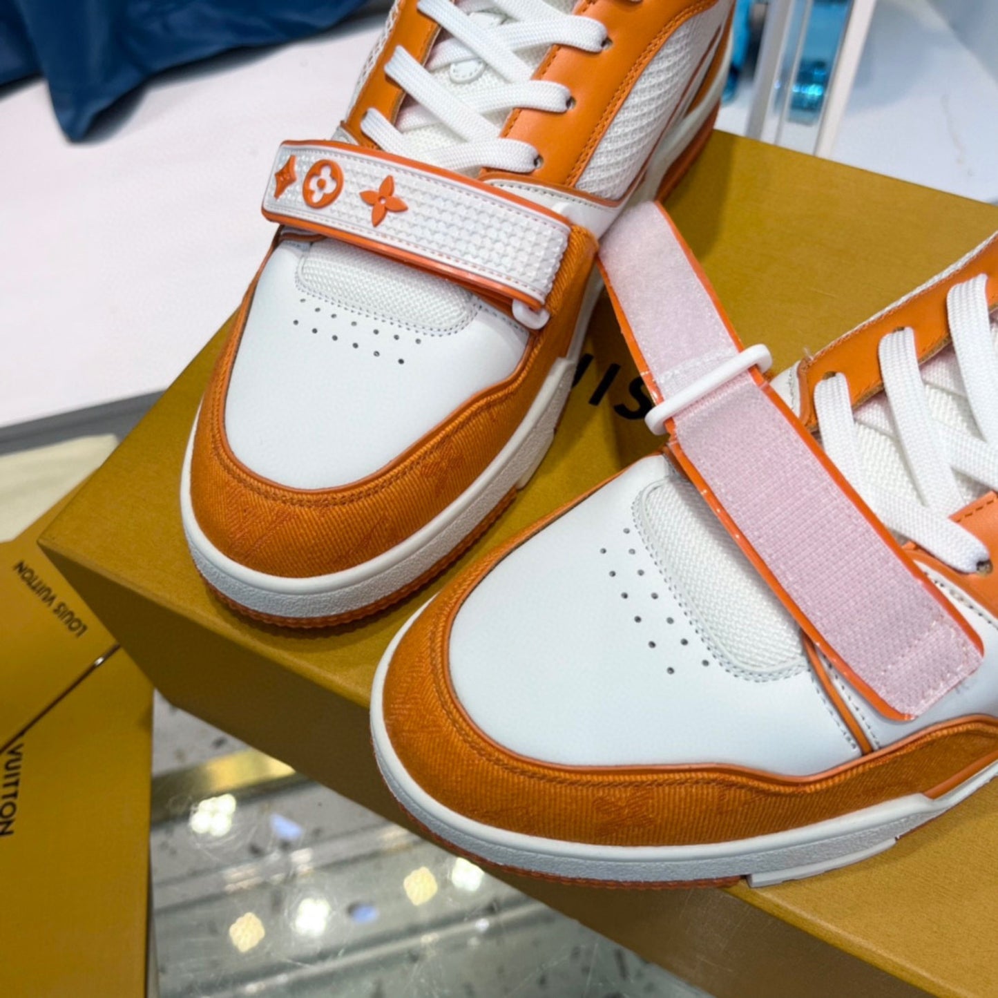 Tênis Lv Trainer Laranja