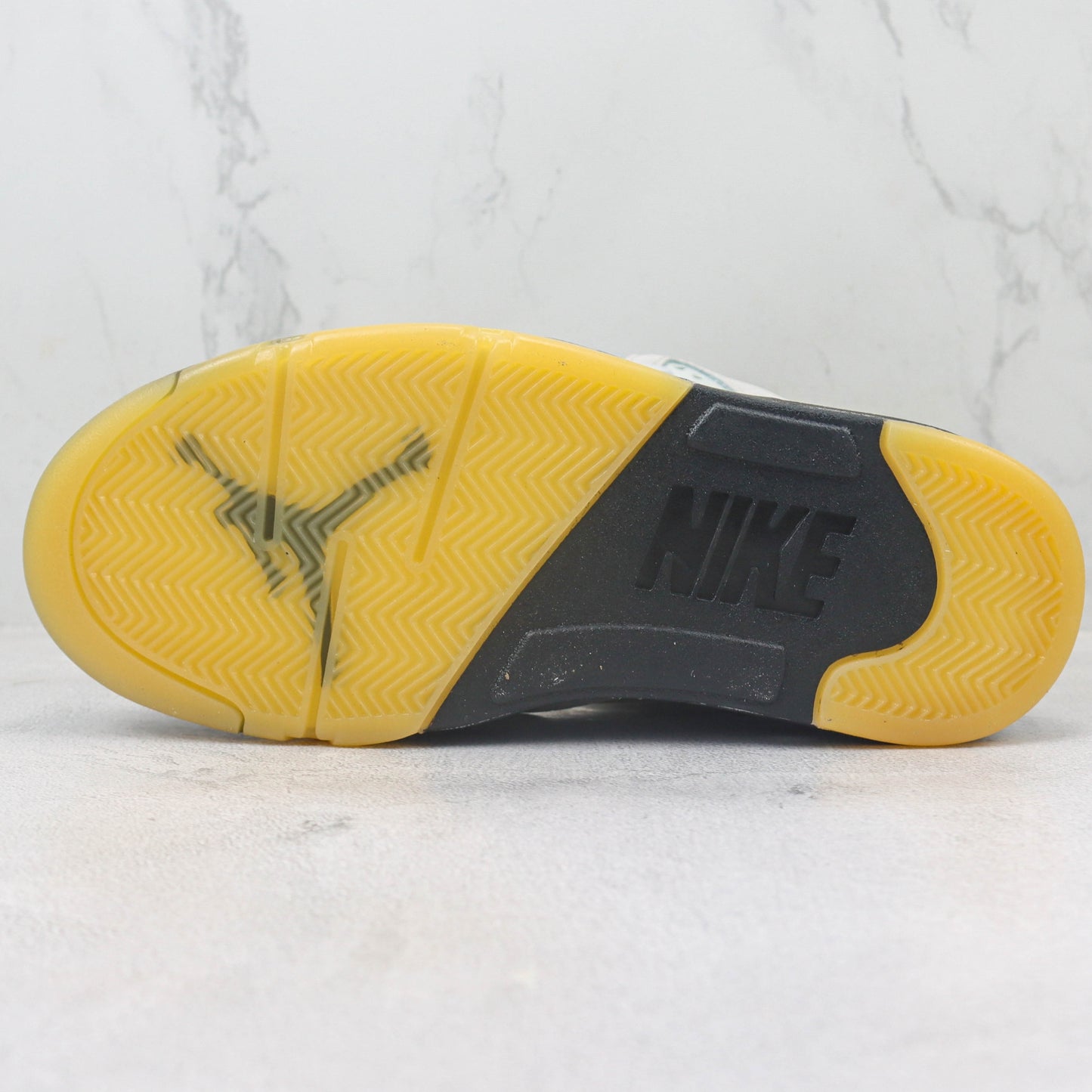 Tênis A Ma Maniere x AJ5 Photon Dust