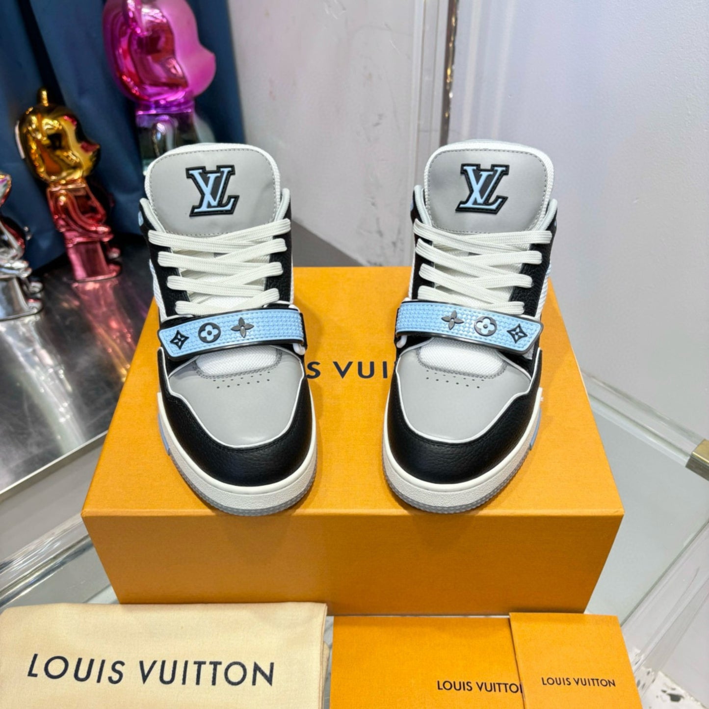 Tênis Lv Trainer Azul com Preto