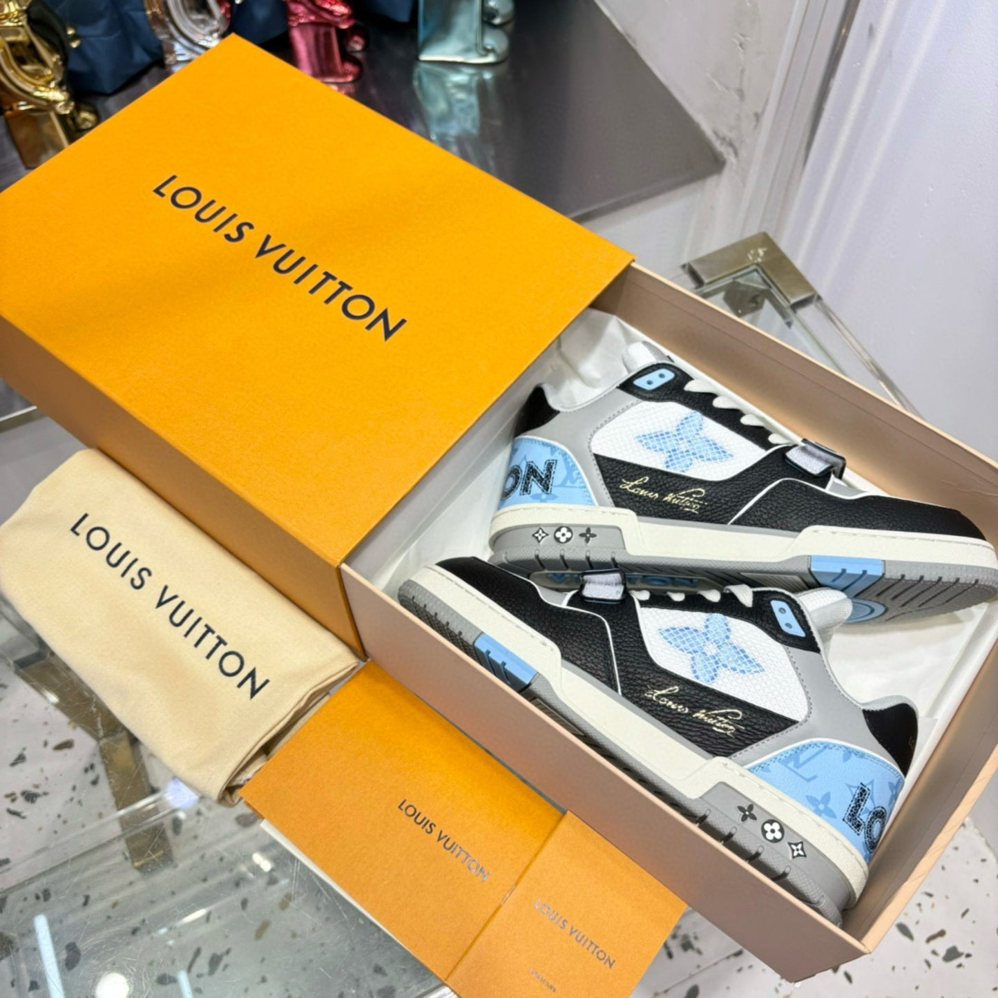 Tênis Lv Trainer Azul com Preto