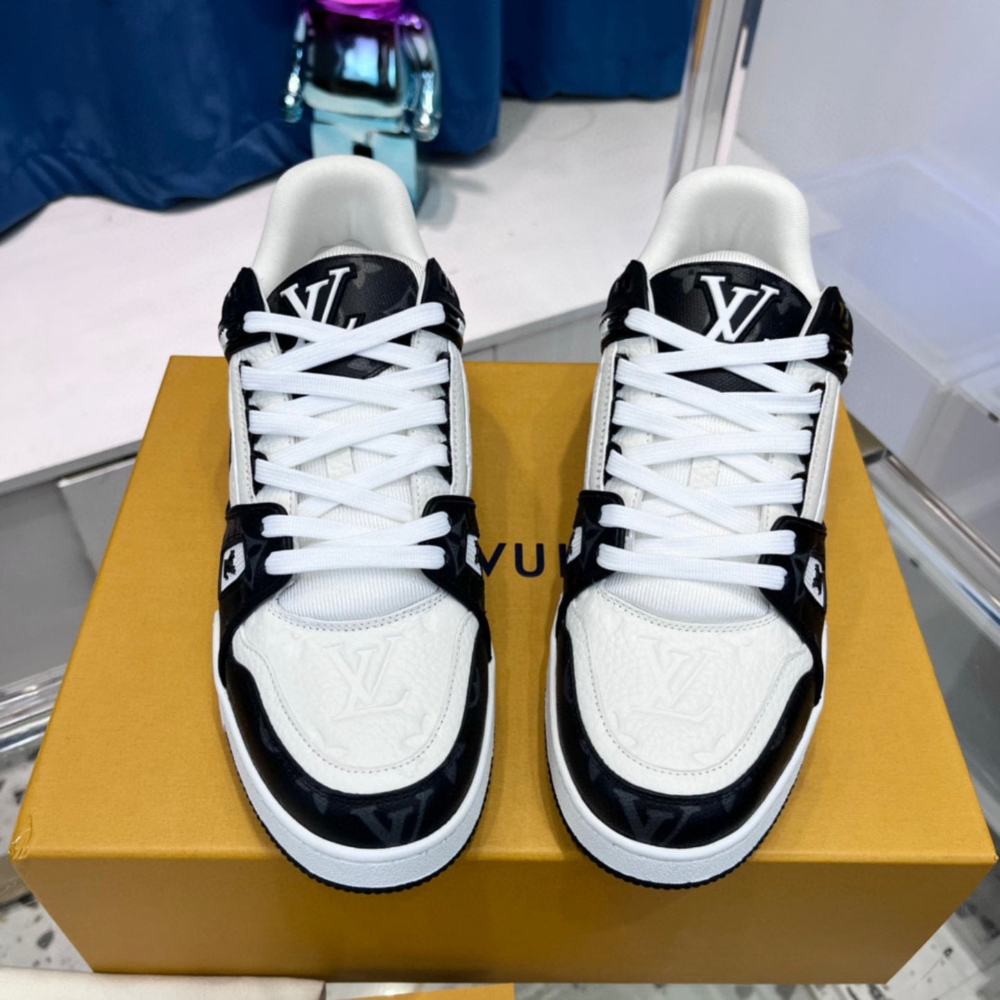 Sneaker LV Trainer Preto