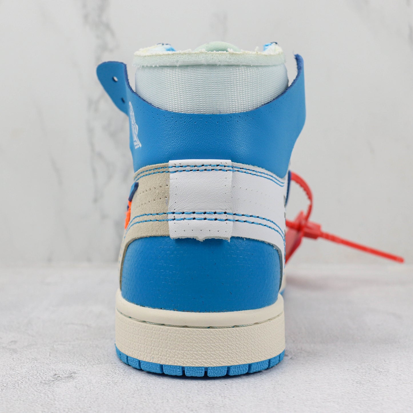 Tênis Off-Wh x AJ1 UNC