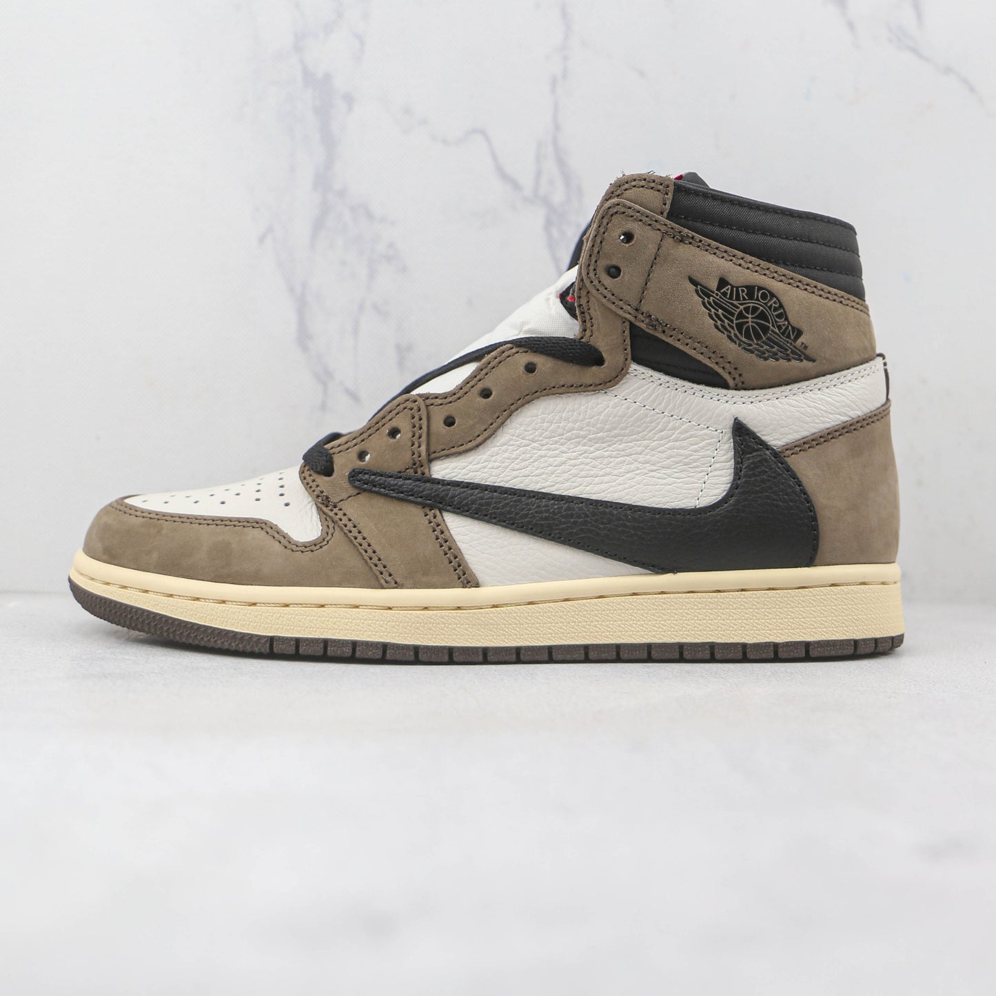 Tênis Travis Scott x AJ1 Retro High Dark Mocha
