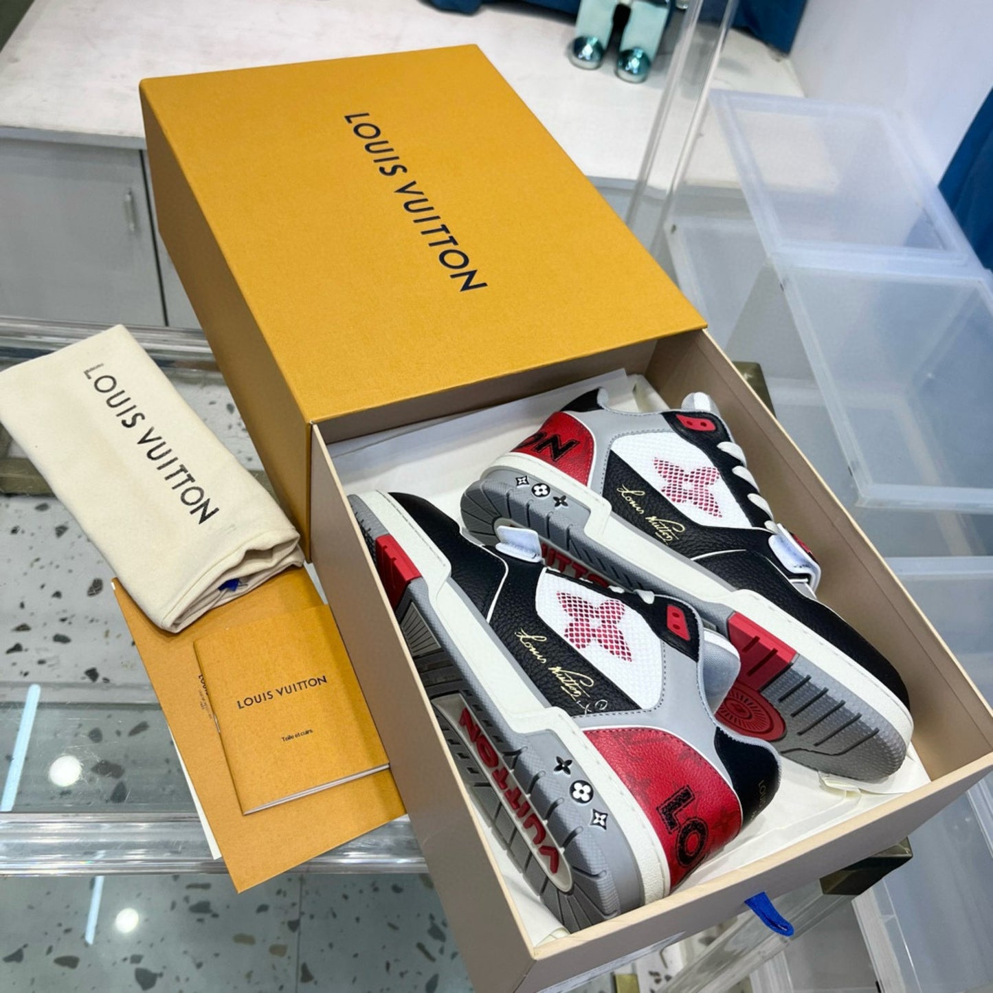 Tênis Lv Trainer Vermelho com Preto
