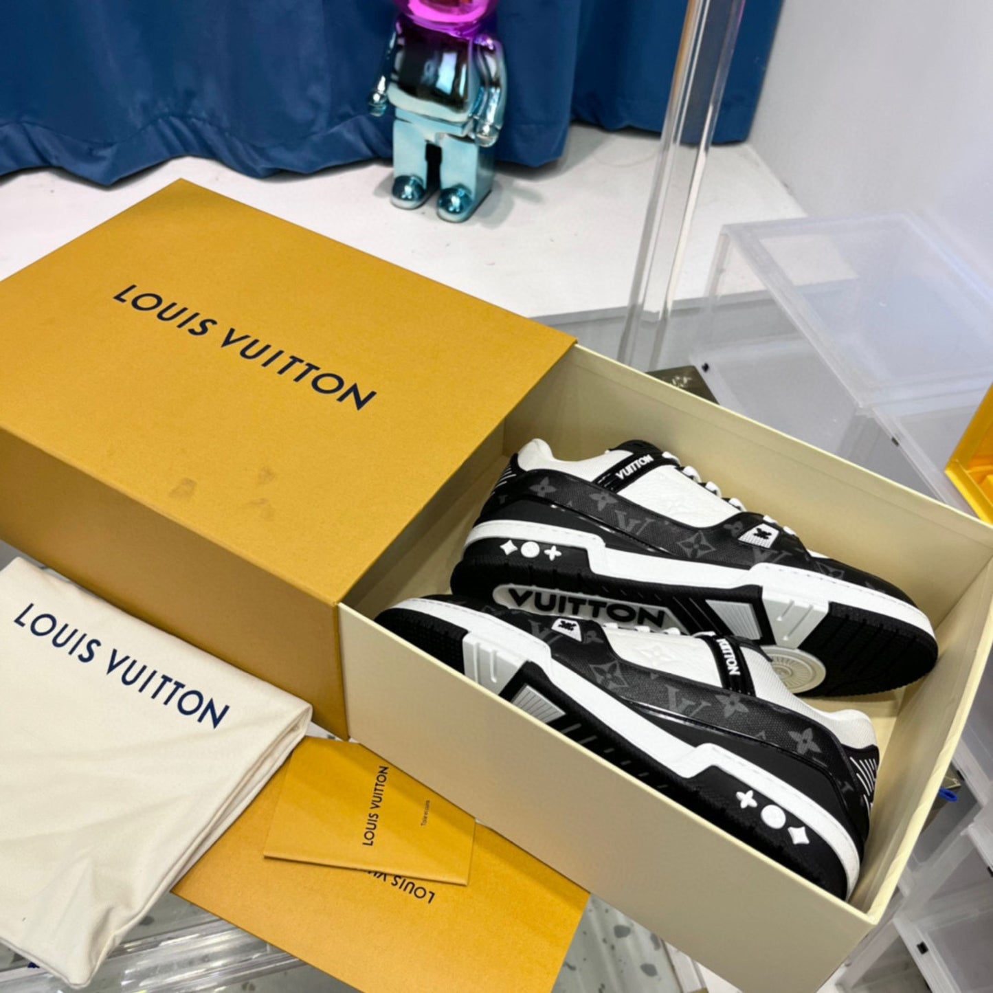 Sneaker LV Trainer Preto