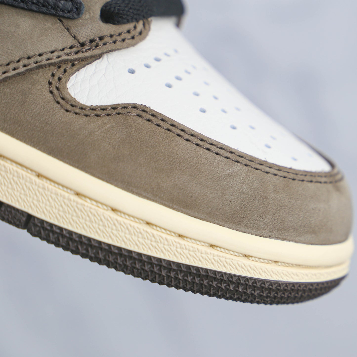 Tênis Travis Scott x AJ1 Retro High Dark Mocha