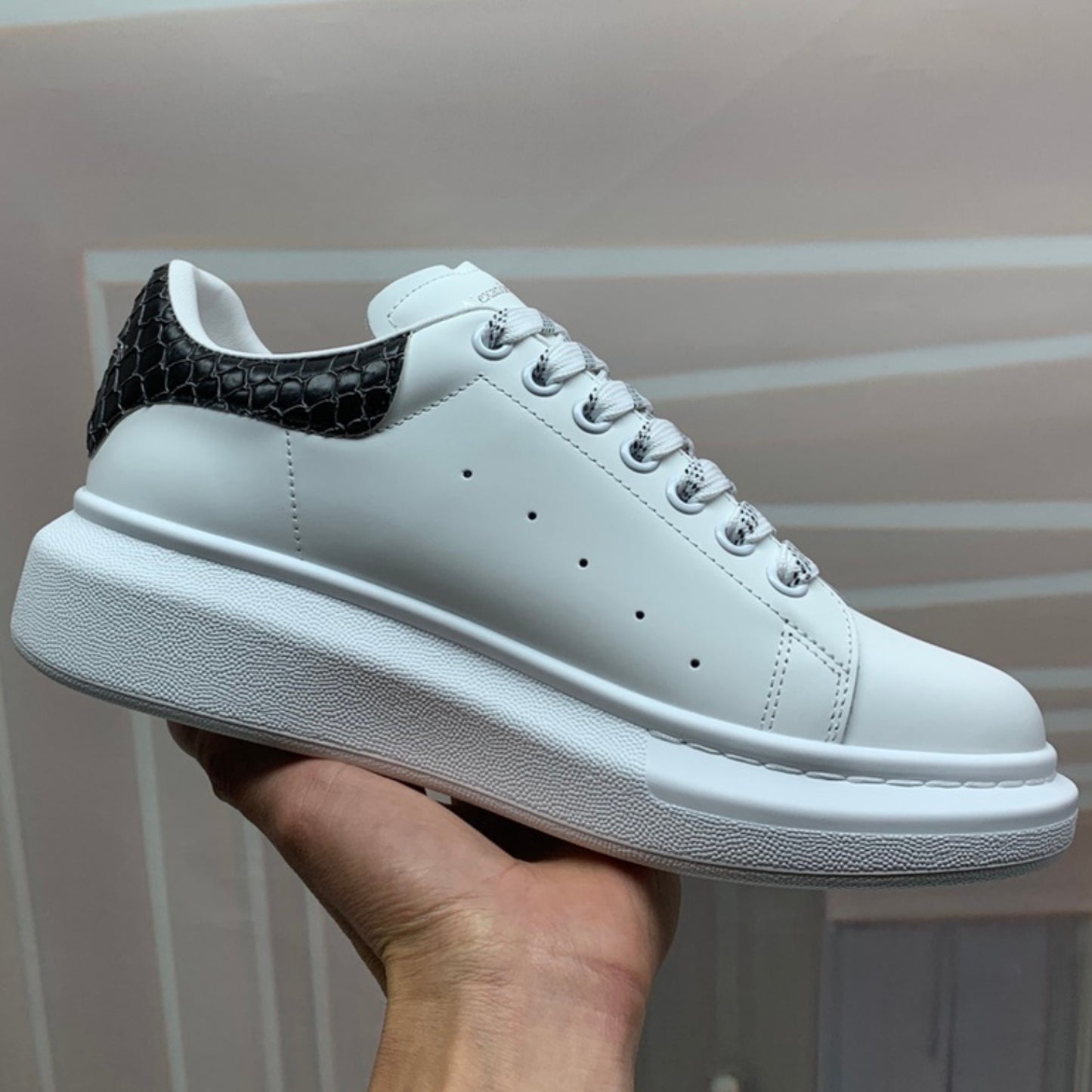 Tênis A Mcq Oversized Couro Branco #2