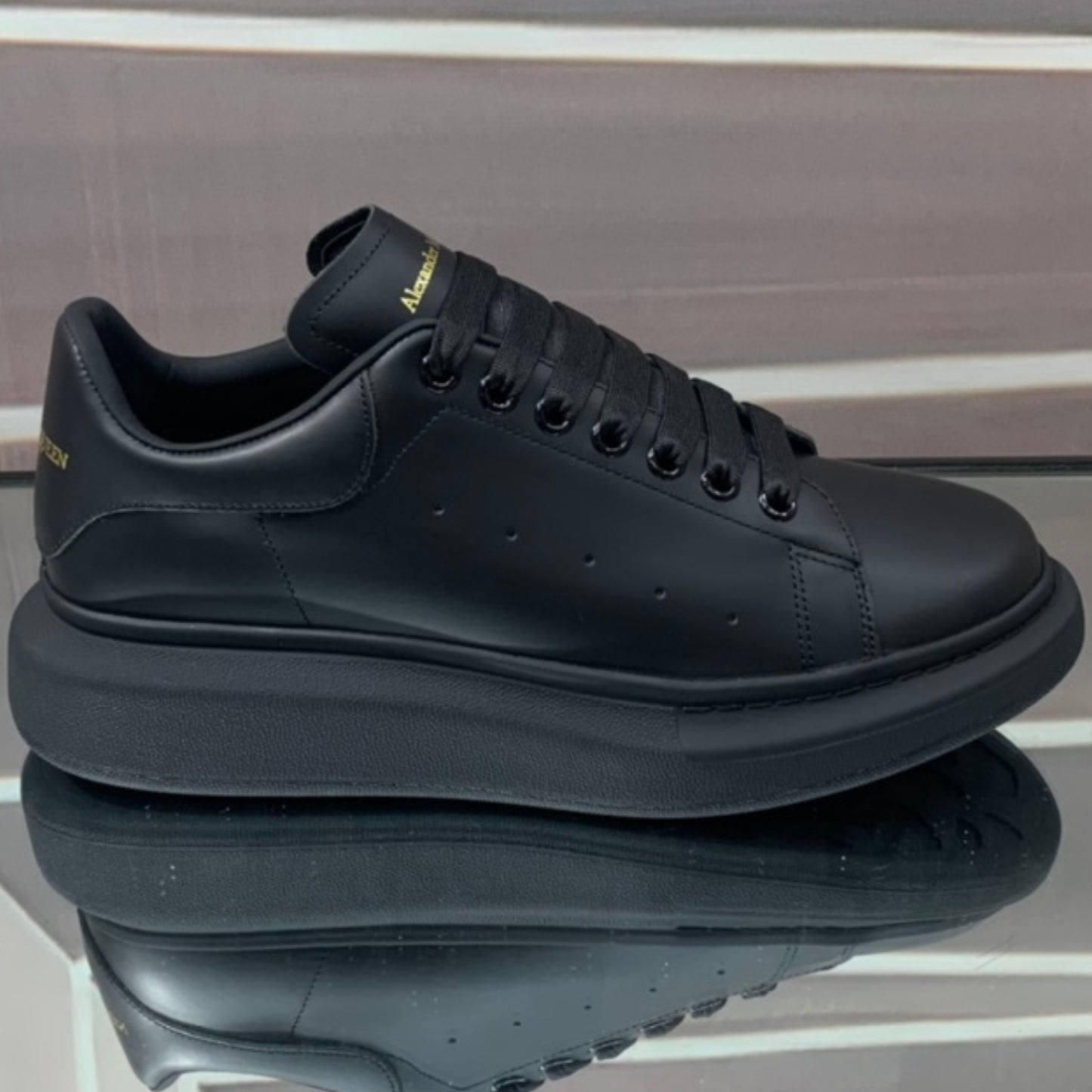 Tênis A Mcq Oversized Couro Preto #3