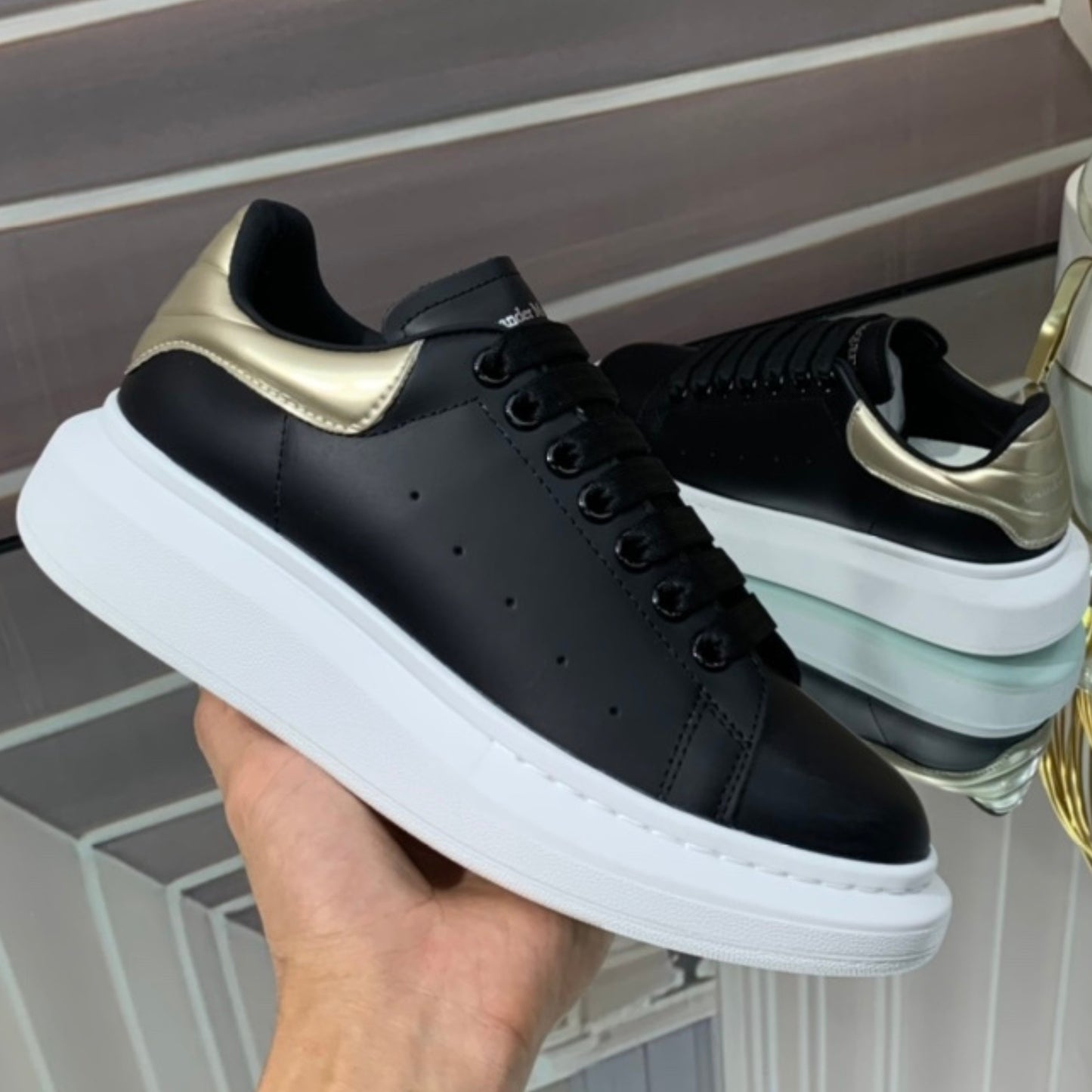 Tênis A Mcq Oversized Couro Preto #2